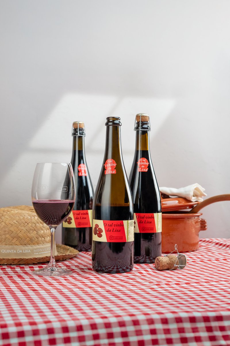 quintadalixavv's tweet photo. 𝓞 𝓽𝓪𝓵... que todos os amigos trazem... e todos adoramos!
🥂☀️
.
#quintadalixa #seizetheverde #monverde #wineawards #otaldalixa https://t.co/8UnF2WaYuC