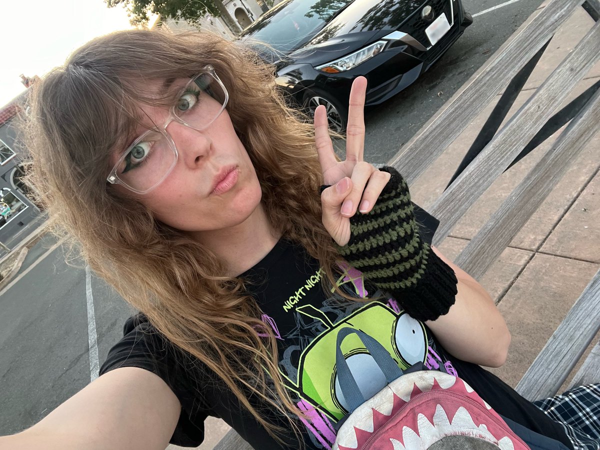 nekomrade's tweet photo. it’s literally cutes https://t.co/2w6UpTjFso