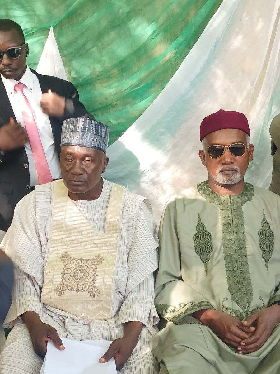 CBN Gov Akinsola Akin๐ณ๐ฌ (@cbngov_akin1) on Twitter photo The Honourable Minister of Foreign Affairs <a href="/NigeriaMFA/">Ministry of Foreign Affairs, Nigeria ๐ณ๐ฌ</a>, Amb Yusuf Tuggar <a href="/YusufTuggar/">Hon. Yusuf Maitama Tuggar</a>, today paid a condolence visit to traders in Azare, Bauchi State, whose shops and stalls along Kano Road were recently demolished on the orders of Governor Bala Mohammed.
Ambassador Tuggar, a The Honourable Minister of Foreign Affairs <a href="/NigeriaMFA/">Ministry of Foreign Affairs, Nigeria ๐ณ๐ฌ</a>, Amb Yusuf Tuggar <a href="/YusufTuggar/">Hon. Yusuf Maitama Tuggar</a>, today paid a condolence visit to traders in Azare, Bauchi State, whose shops and stalls along Kano Road were recently demolished on the orders of Governor Bala Mohammed.
Ambassador Tuggar, a