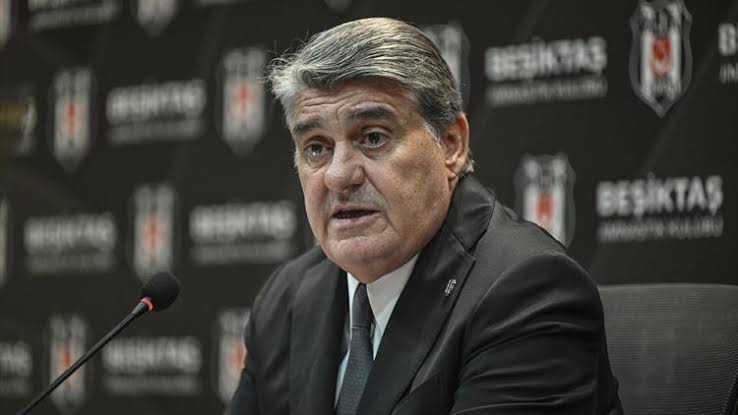 kartalify's tweet photo. Serdal Adalı: "Gönderebileceğimiz oyuncu sayısı 3. Direkt ihtiyaç olan 3 bölgeye transfer yapacağız böylece. Santrfor, sol kanat ve defansif orta saha. Büyük bir aksilik çıkmazsa bu 3 transferi kampa yetiştireceğiz."
#adali #besiktas #transfer https://t.co/9fcVunmRks