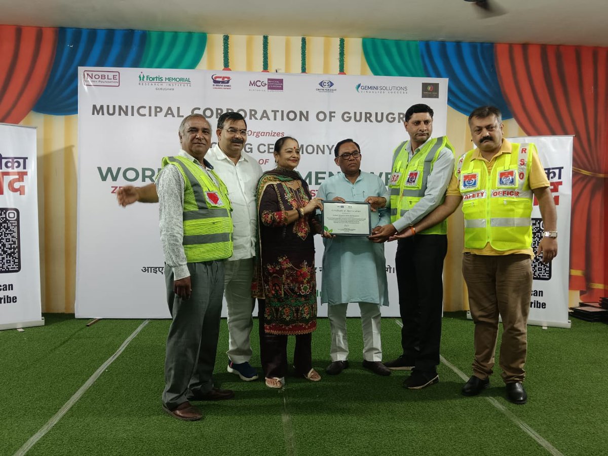 RSOGurgaon's tweet photo. 🌿 Proud moment!
RSO Team has been awarded a Certificate of Appreciation by @MunCorpGurugram for our active and impactful participation during World Environment Week! 💚
Congratulations to the entire team! 💐💚
@TrafficGGM
#WorldEnvironmentWeek #EnvironmentFirst
#Gurugram https://t.co/Q2YnOPoinF