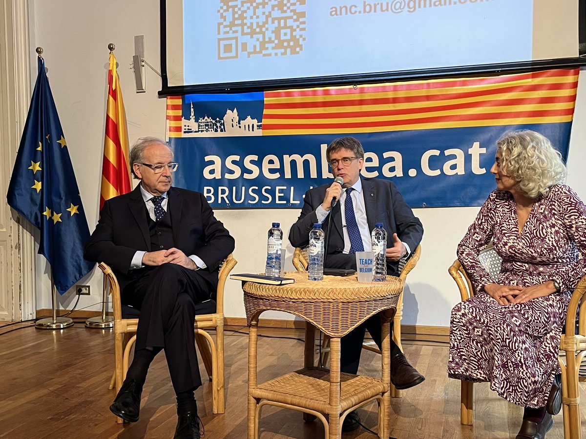 Marga Payola (@margapayola) on Twitter photo Comença l’acte sobre el Consolat de Mar a Brussel·les. Sala plena per conèixer la gran aportació catalana al món.
Gràcies <a href="/AncBru/">ANCBrussel·les🎗</a> i <a href="/ConsellRep/">Consell de la República Catalana</a> per l’acollida i presidents @krls i <a href="/JordiDomingoGM/">Jordi Domingo</a> per les reflexions Comença l’acte sobre el Consolat de Mar a Brussel·les. Sala plena per conèixer la gran aportació catalana al món.
Gràcies <a href="/AncBru/">ANCBrussel·les🎗</a> i <a href="/ConsellRep/">Consell de la República Catalana</a> per l’acollida i presidents @krls i <a href="/JordiDomingoGM/">Jordi Domingo</a> per les reflexions