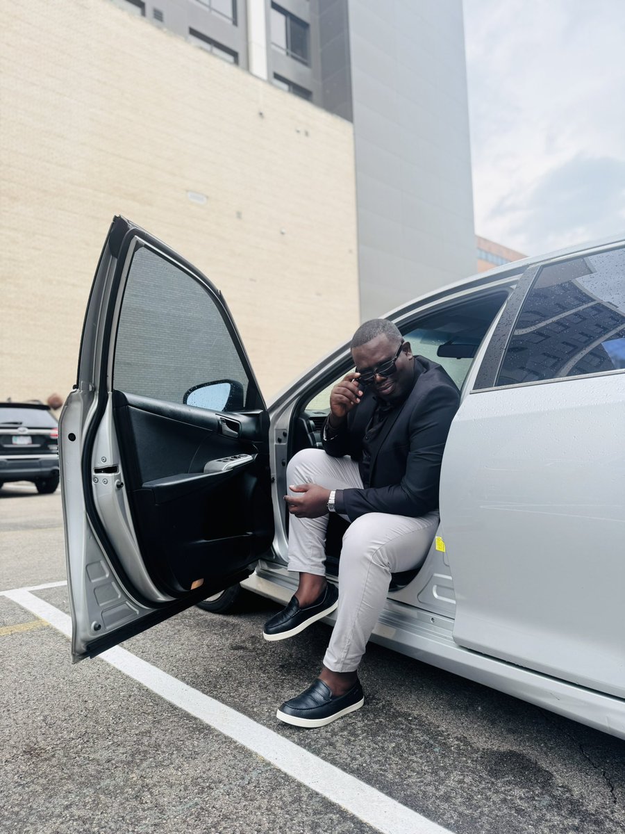 Mvuye mu murenge ariko banyimye umugore…….

😂😂😂

Thrilled to become a US citizen today.