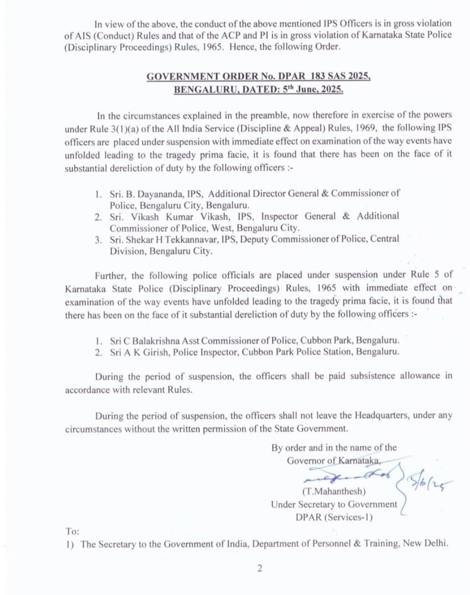 SHOCKING CONTRADICTION. COPS SCAPEGOATED! 

Yesterday DK Shivakumar was complimenting the cops today his boss CM Siddaramaiah is suspending them.