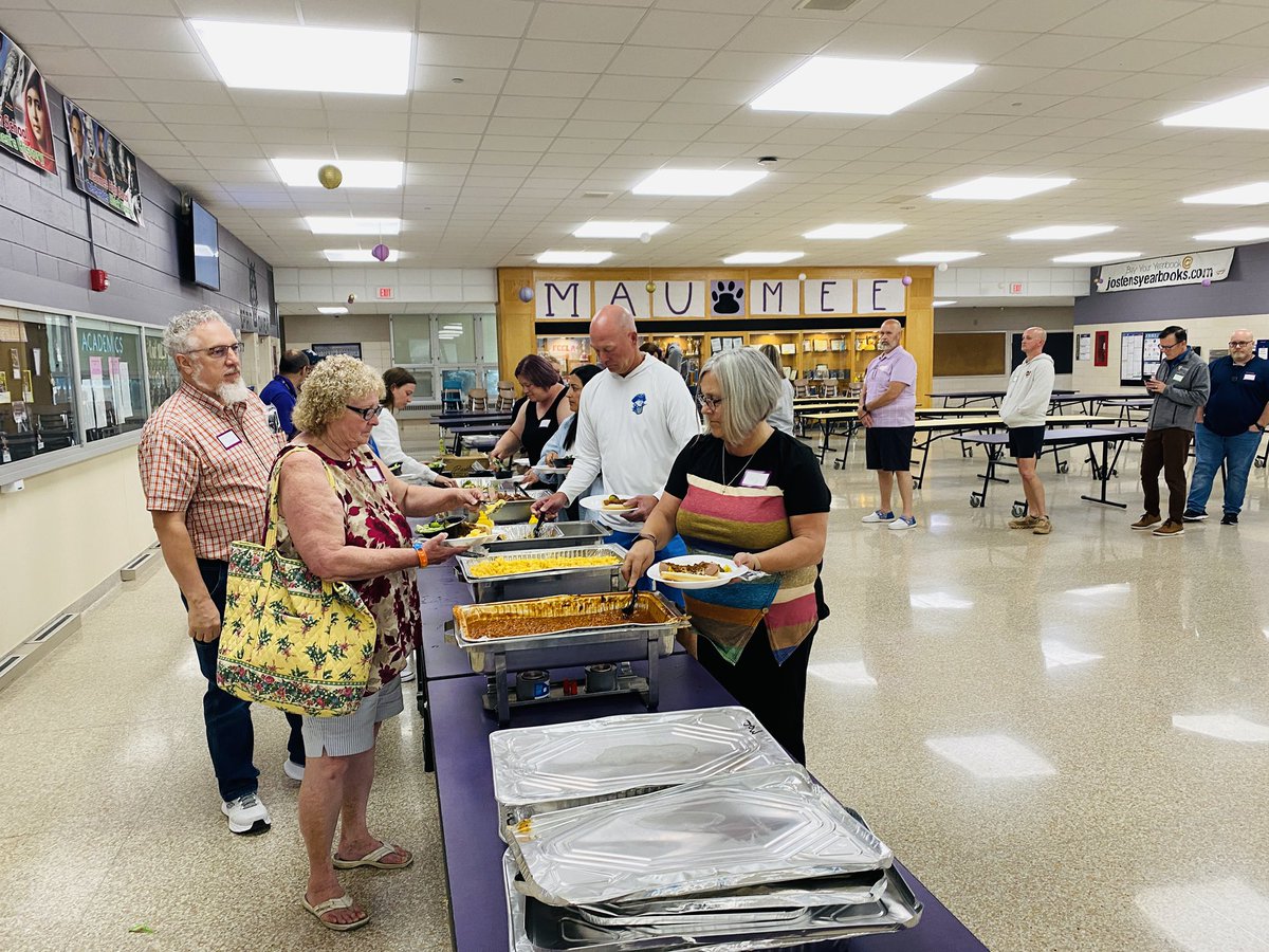 Julianne tweet media