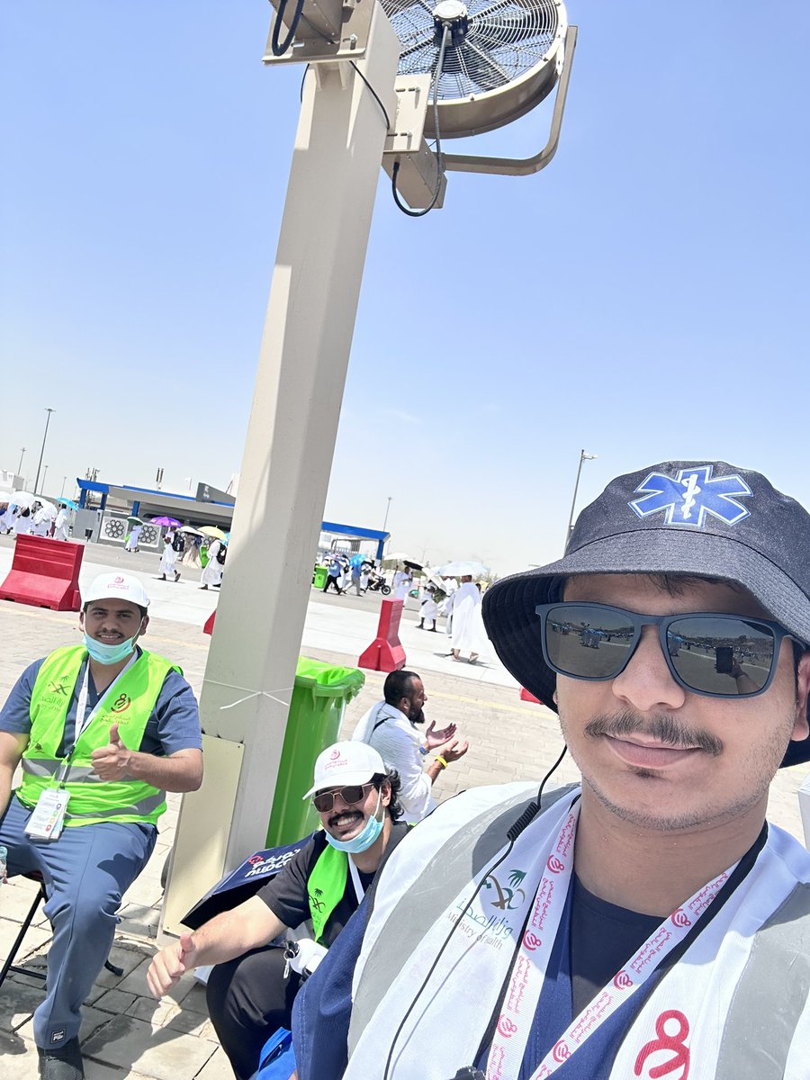 lkj000088's tweet photo. الحمدلله انتهى اليوم بخيره وشره في عرفه 

أشكر كل متطوع في مجموعه G3 على التزامهم وتحملهم اليوم 🫡

عز الله انهم وحوش الميدان🫡💪🏻

#بهمة_سرينا17 
#البرنامج_الصحي_التطوعي_بالحج 
#يوم_عرفة https://t.co/sIky9bNQ4v