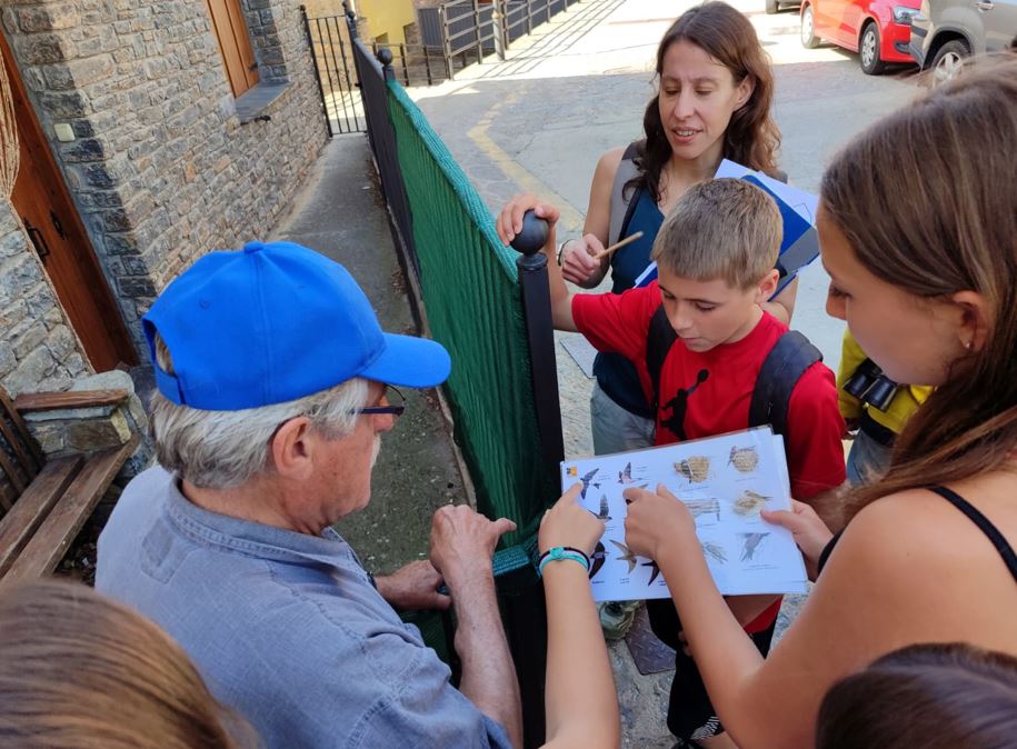 CdaVallsAneu's tweet photo. El #ProjecteOrenetes, a banda d'aportar dades útils per la ciència, té una gran potencialitat educativa: fomenta l'observació naturalista, el coneixement de les espècies de l'entorn i esperona la voluntat i les ganes dels alumnes de vetllar i protegir el seu territori. 4/5 https://t.co/M3x96FrlM5