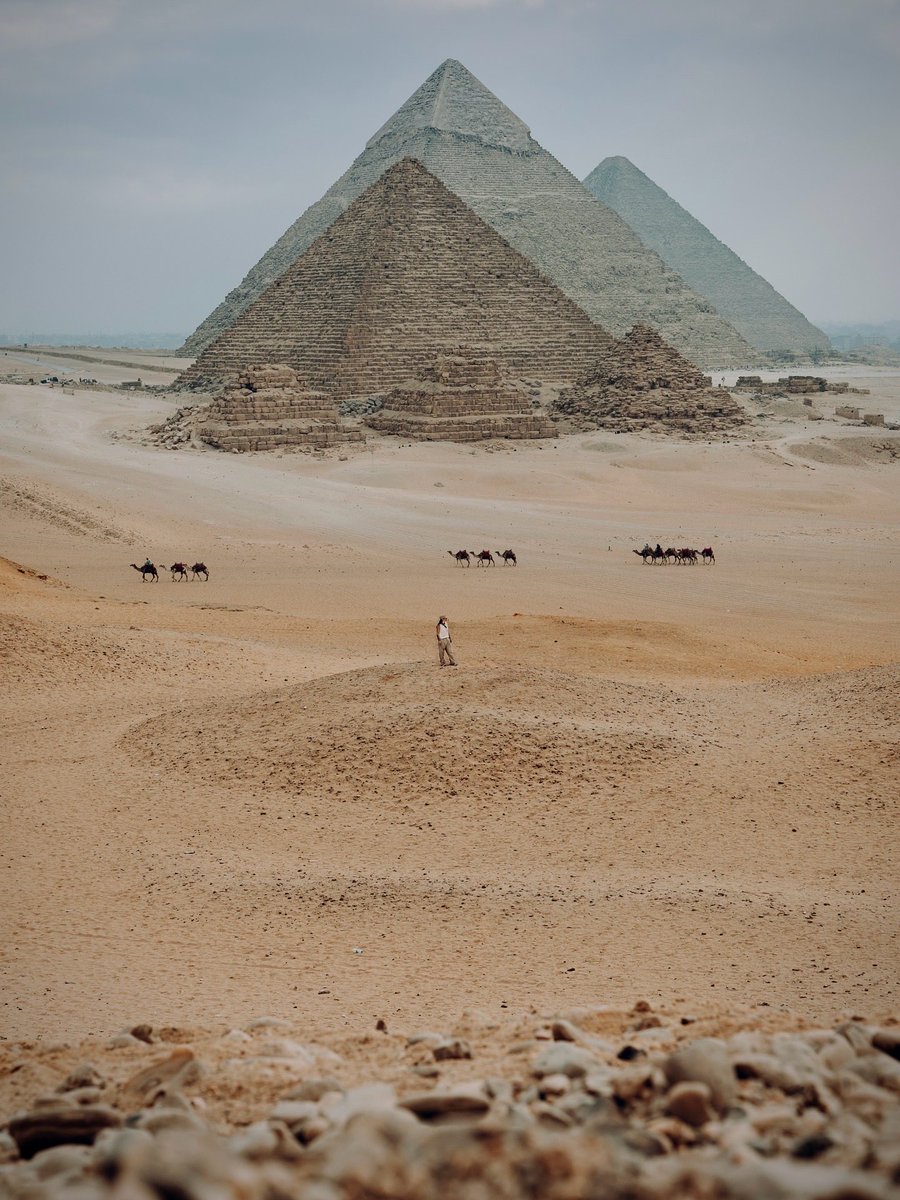 monaris's tweet image. Celebrating my birthday in Egypt with this incredible view. Grateful for the journey and everything that’s led me here.