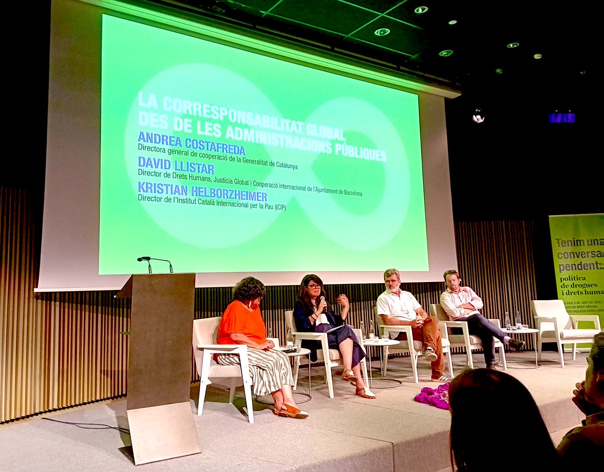 Cooperació (@cooperaciocat) on Twitter photo ⏯️ En marxa l’acte final de la 🌎 conferència internacional sobre drogues, #dretshumans i corresponsabilitat global, amb la intervenció de <a href="/drewcostafreda/">Andrea Costafreda</a> (<a href="/cooperaciocat/">Cooperació</a>), <a href="/Superllisti/">David Llistar</a> (<a href="/BCNJustGlobal/">BCN_JustíciaGlobal</a>) i <a href="/KristianHerbolz/">Kristian Herbolzheimer</a> (<a href="/ICIPeace/">ICIP</a>) i <a href="/TaulaColombia/">Taula Colòmbia</a>.
📺 youtube.com/watch?v=ibrxMB… ⏯️ En marxa l’acte final de la 🌎 conferència internacional sobre drogues, #dretshumans i corresponsabilitat global, amb la intervenció de <a href="/drewcostafreda/">Andrea Costafreda</a> (<a href="/cooperaciocat/">Cooperació</a>), <a href="/Superllisti/">David Llistar</a> (<a href="/BCNJustGlobal/">BCN_JustíciaGlobal</a>) i <a href="/KristianHerbolz/">Kristian Herbolzheimer</a> (<a href="/ICIPeace/">ICIP</a>) i <a href="/TaulaColombia/">Taula Colòmbia</a>.
📺 youtube.com/watch?v=ibrxMB…
