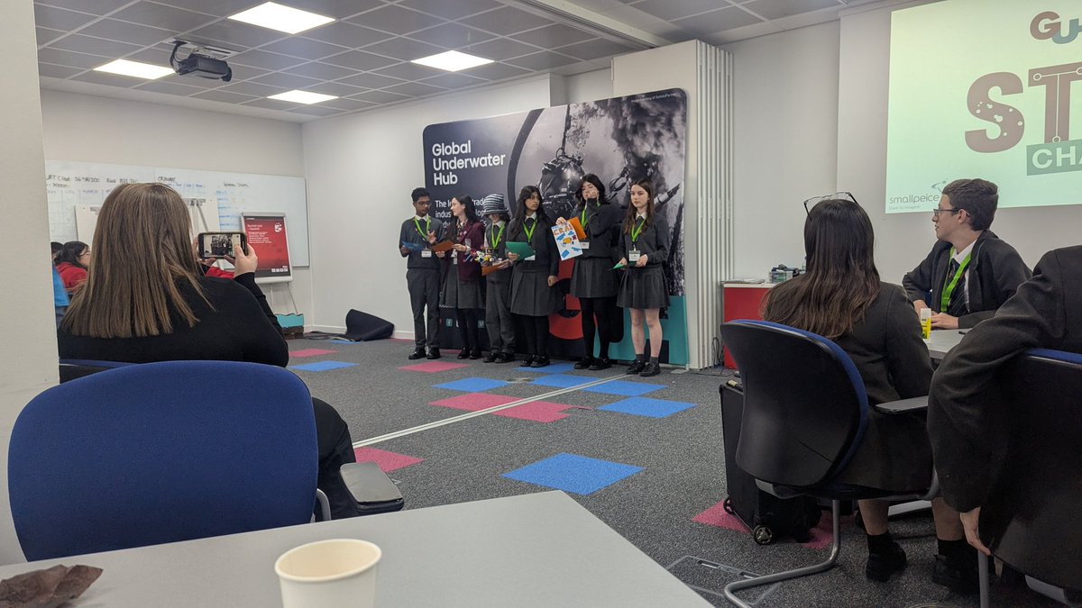 St Ninian's Physics tweet media