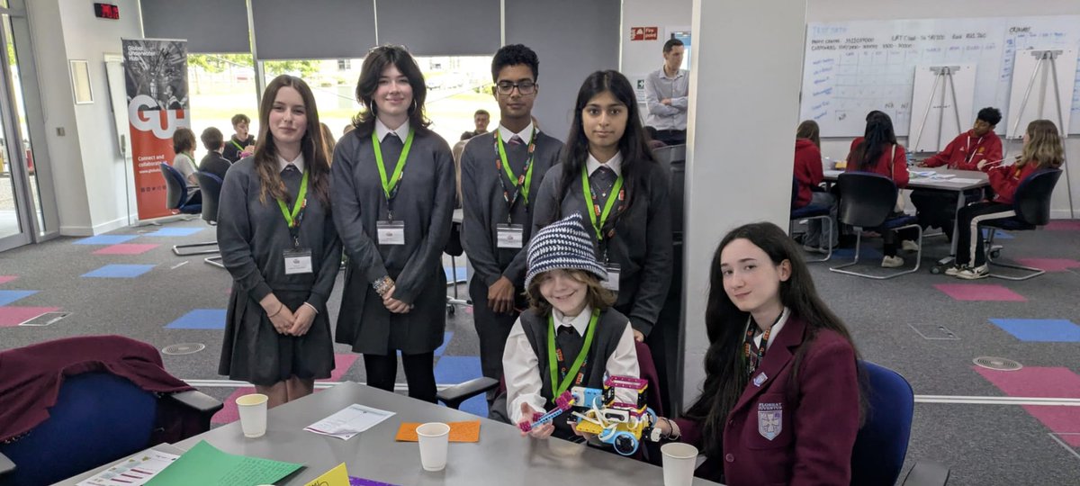 St Ninian's Physics tweet media