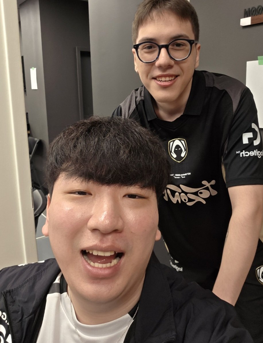 Finally caught up with my bro! 😎 sooooo happy <a href="/WootVL/">Heretics Wo0t</a> <a href="/HereticsVal/">Heretics Valorant</a>