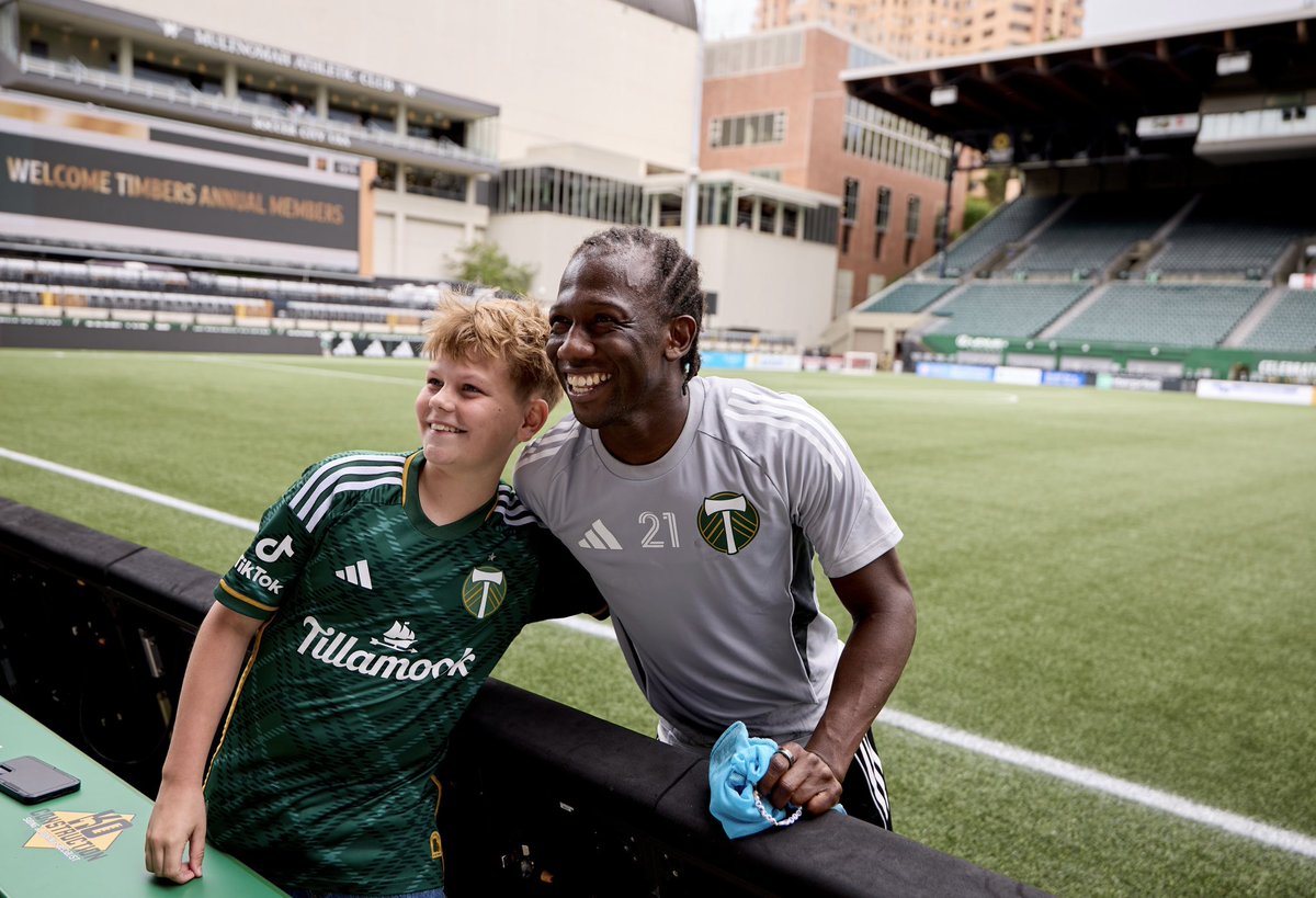DiegoChara21's tweet photo. 🙏🏿 #RCTID https://t.co/ZqBGTK1JbN