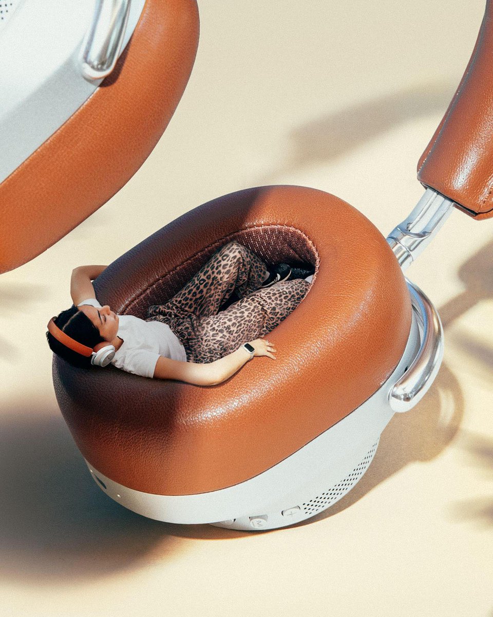 Concerned about comfort? Relax. 

Memory foam ear pads wrapped in lambskin leather are ultra-soft and built for all-day wear.

masterdynamic.visitlink.me/kVbFWI