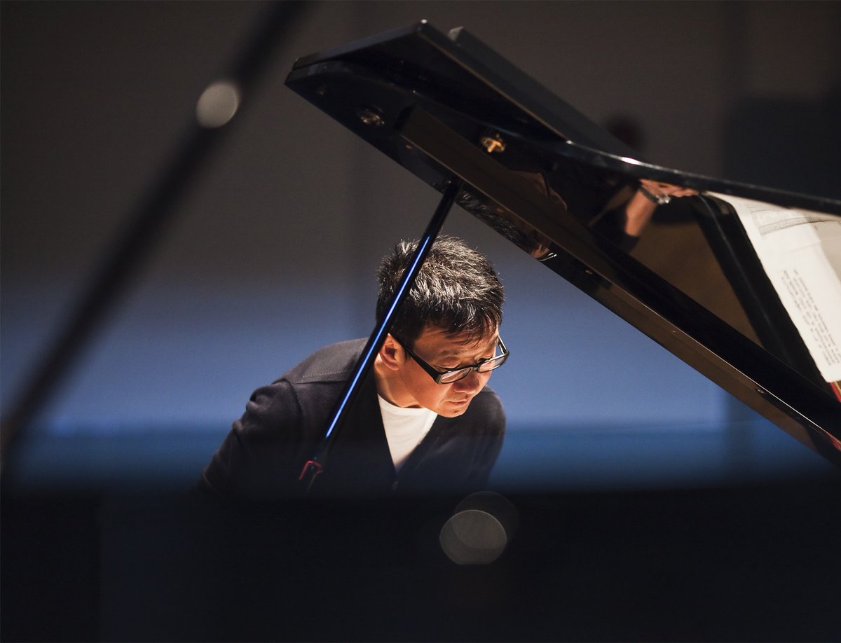 ROSL (@rosl1910) on Twitter photo 🎵 Our second concert in the Keyboard Masterworks Series welcomes the return of Melvyn Tan, world-class pianist, former ROSL AMC prize winner, and honorary Arts Patron on 12th June.
Find out more: l8r.it/Ozfc
@roslarts <a href="/Melvynbetan/">Melvyn Tan</a>
#ClassicalMusic #PianoConcert 🎵 Our second concert in the Keyboard Masterworks Series welcomes the return of Melvyn Tan, world-class pianist, former ROSL AMC prize winner, and honorary Arts Patron on 12th June.
Find out more: l8r.it/Ozfc
@roslarts <a href="/Melvynbetan/">Melvyn Tan</a>
#ClassicalMusic #PianoConcert