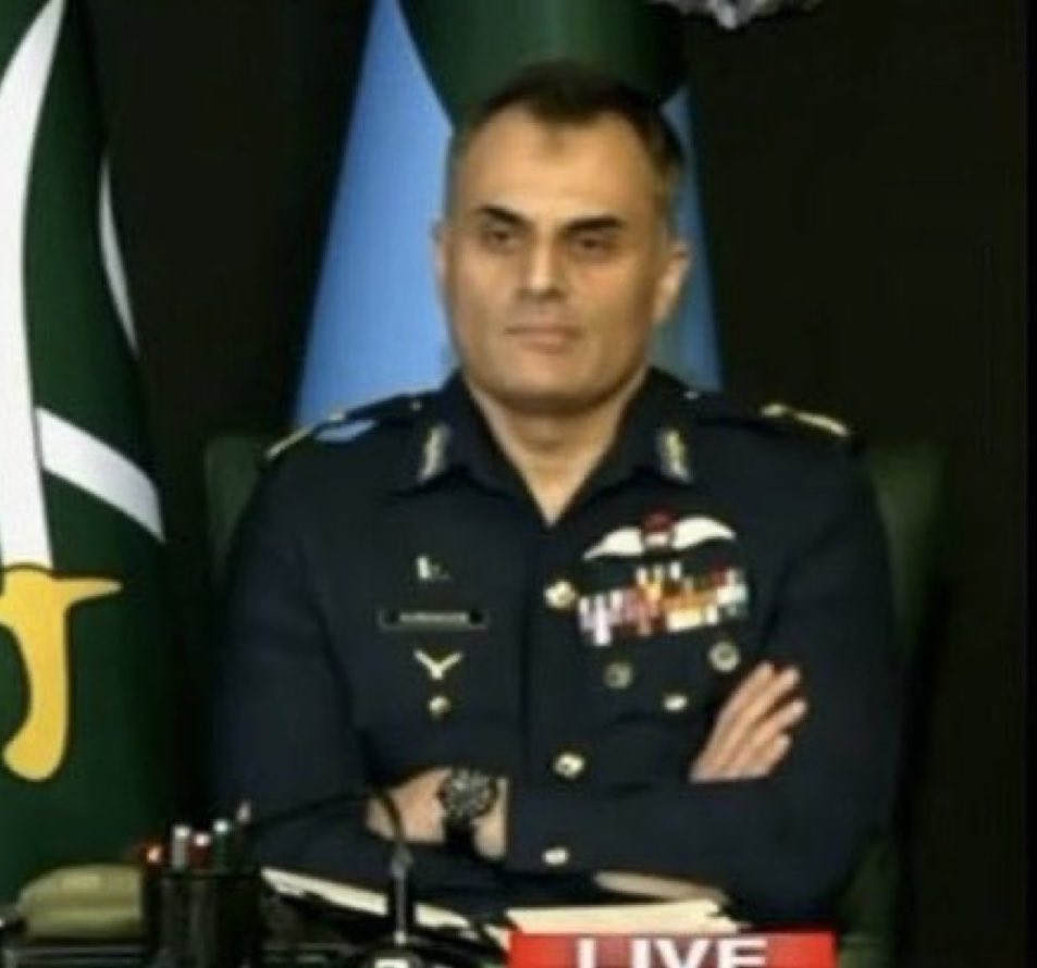 Afham_NotAfhaam's tweet image. Uhs is a potent institution if employed well..

#RemoveVC_UHS 
#ExtendSummerVacations