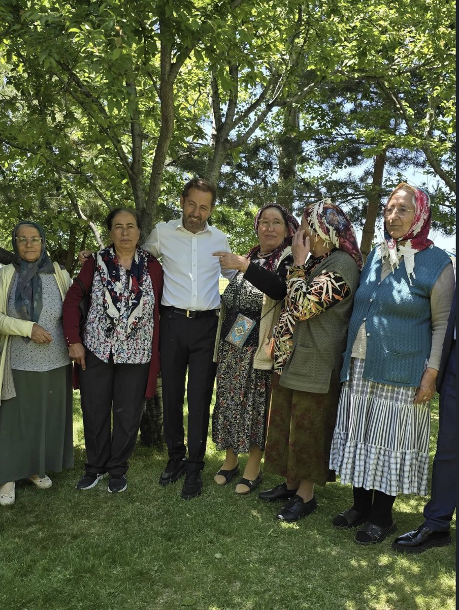 Yeşil Varto’nun samimi ve güler yüzlü insanları…

Teşekkürler Varto…

<a href="/halktvcomtr/">Halk TV</a>