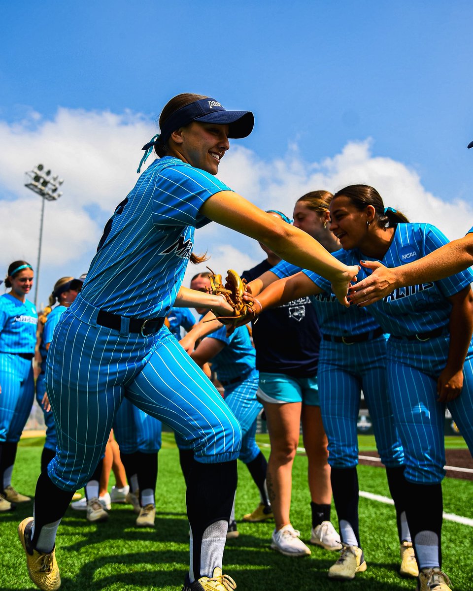 NCAADIII's tweet image. LEAVING IT ALL ON THE FIELD ๐ฃ
@vwu_marlins leads @trineathletics 1-0 headed to the fourth inning!
#WhyD3 | #D3SB