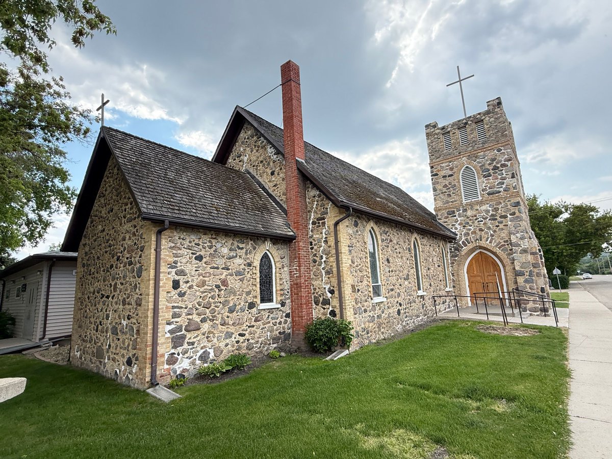 Dr. Dale Leckie (@dalealeckie) on Twitter photo I always want to know who carried, split and put up these glacial field stones. St. John the Evangelist Anglican Church, Fort Qu’Appelle, SK, built in 1885. There is so much early western Canadian history in this small town. brokenpoplars.ca I always want to know who carried, split and put up these glacial field stones. St. John the Evangelist Anglican Church, Fort Qu’Appelle, SK, built in 1885. There is so much early western Canadian history in this small town. brokenpoplars.ca