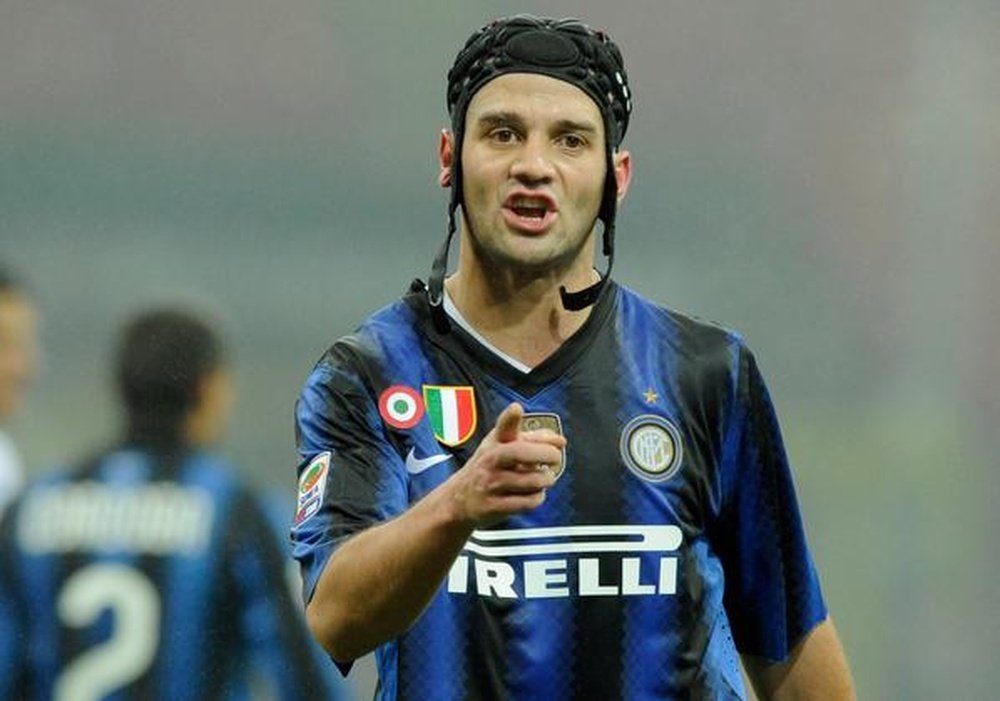 valerio_santori's tweet photo. Io non so come sarà l'Inter di Chivu. Ma so che se ci fosse stato a Monaco, una bella randellata da 7 giornate di squalifica l'avrebbe data. E questo mi rende felice. BENTORNATO GUERRIERO. https://t.co/F37gezrk0t