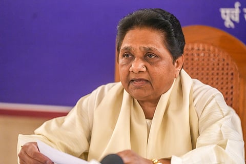 बहन जी ने आज चंद्रशेखर भाई पर बहुत लम्बा भाषण दिया है कोई बताओ क्या कहा हैं 

मैंने सुना नहीं हैं मगर बिना सुने भी कुछ बता सकता हूं लेकिन आप लोग ही बताओ तो बेहतर होगा 

चंद्रशेखर भाई आज बसपा के अंदर चर्चा में हैं तो फिर समझ आता हैं क्या संघर्ष किया है चंद्रशेखर भाई ने