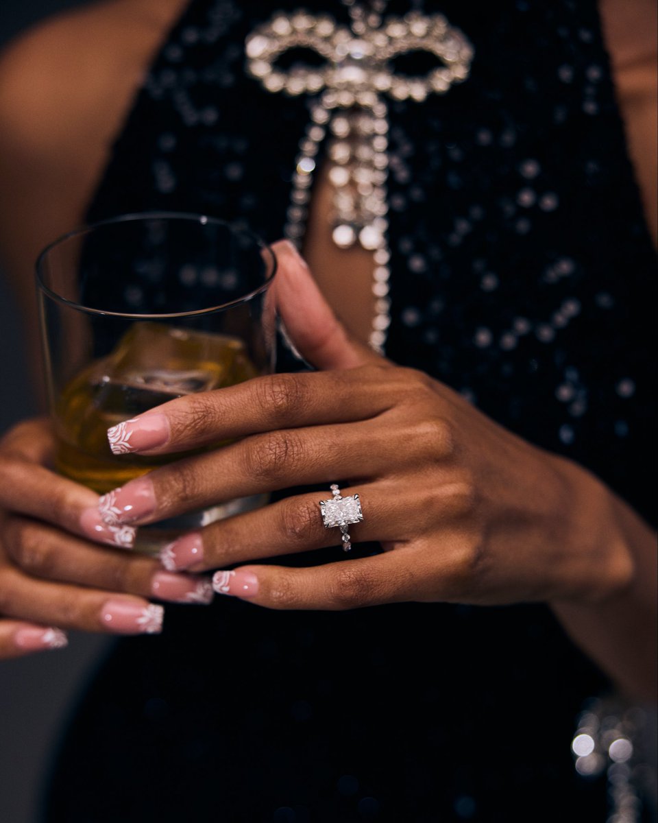 ThatDakari's tweet image. Ordered something on the rocks 🤍