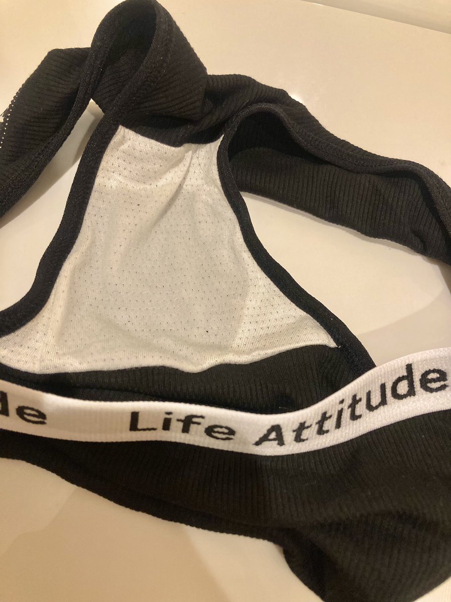 いつも、パンツにまぁるいシミ。。