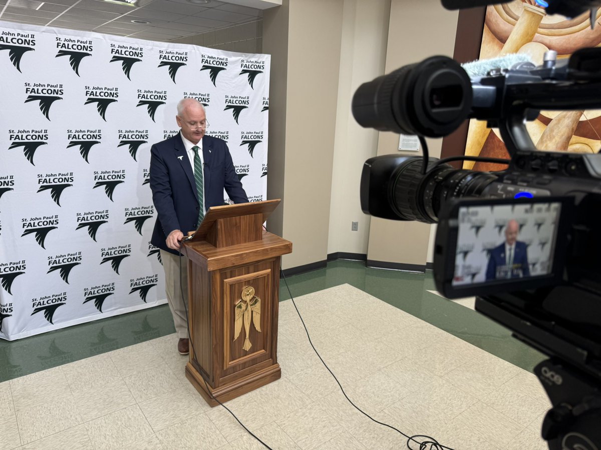 A new chapter for the GOAT!

Legendary 11x state champion basketball coach Tim Miller has been introduced as the new athletic director at St. John Paul II Catholic High School. 

<a href="/FOX54News/">FOX54News</a> | <a href="/JPIISports/">JPII Athletics</a>