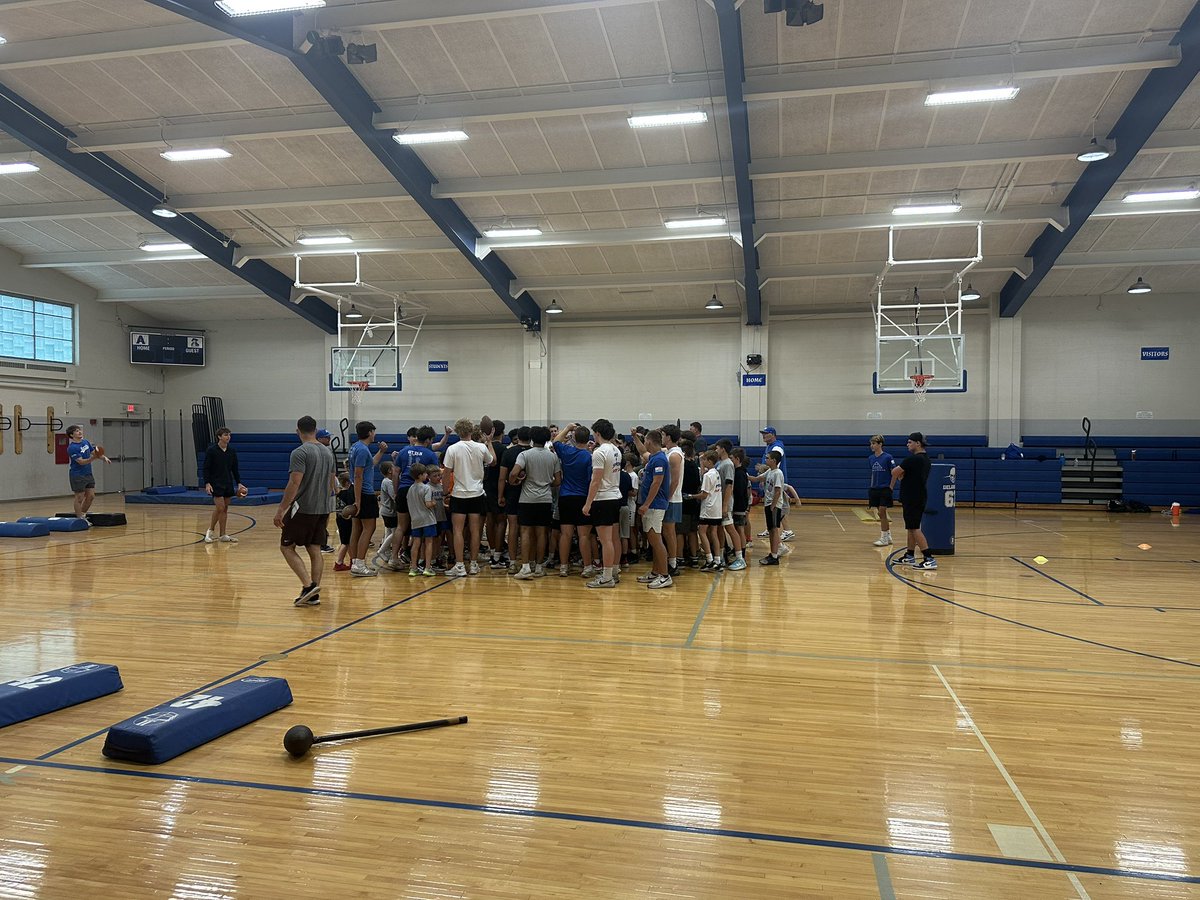 AWJH Athletics (@awjhathletics) on Twitter photo Thank you <a href="/AWHSFootball/">AWHS Football</a> for a great day at camp!
Such an excellent way to build relationships with our future athletes! #rollgens Thank you <a href="/AWHSFootball/">AWHS Football</a> for a great day at camp!
Such an excellent way to build relationships with our future athletes! #rollgens