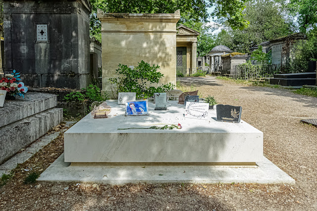 parisladouce's tweet photo. Paris : Tombe de Gilbert Bécaud au Cimetière du Père Lachaise, une belle sépulture, objet de toute l'attention des admirateurs et de la famille - XXème
https://t.co/O3vfBni67W
#paris #paris20 #perelachaise #gilbertbecaud #cimetiere #tombe https://t.co/ojcfKPu9Uf