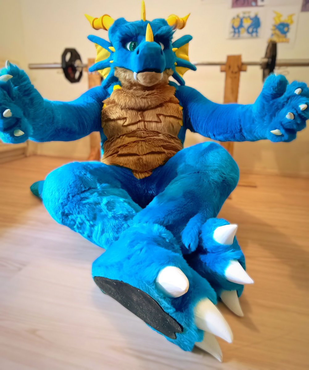FlarryDerg's tweet image. 💙🐉~ Invitation to hugs ~ 🐉💙
Fursuit and Art (by ThesharkSame✨)