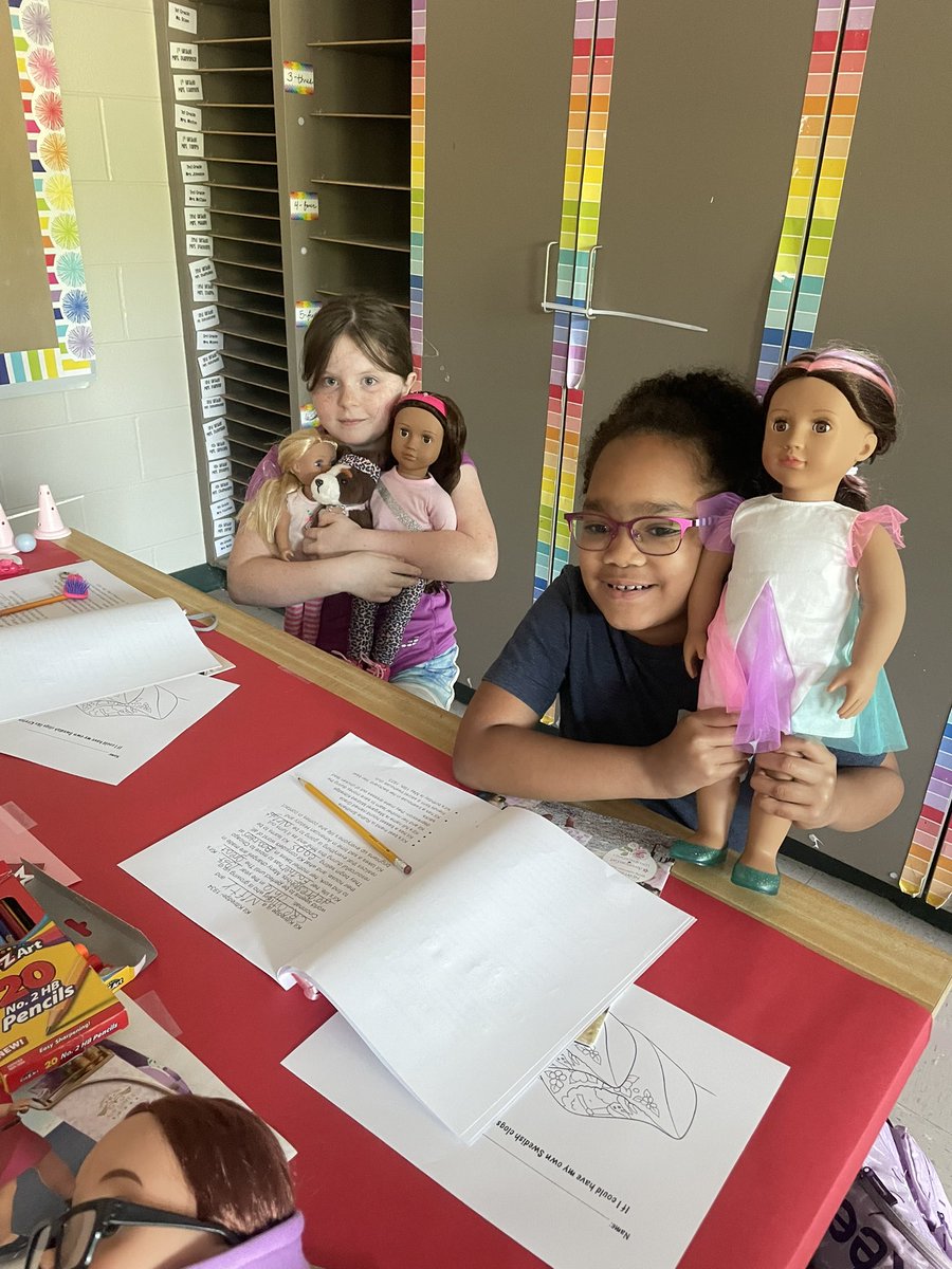 TaylorKuhn98's tweet photo. Day 2- students learned about colonial Williamsburg &amp; took a tea lesson like Felicity did! They also learned about struggles and hardships during the Great Depression (Kit) &amp; World War II at Pearl Harbor (Nanea). We made our own Amelia Earhart doll, Victory Garden, &amp; tree house! https://t.co/HL79XlJ2ct