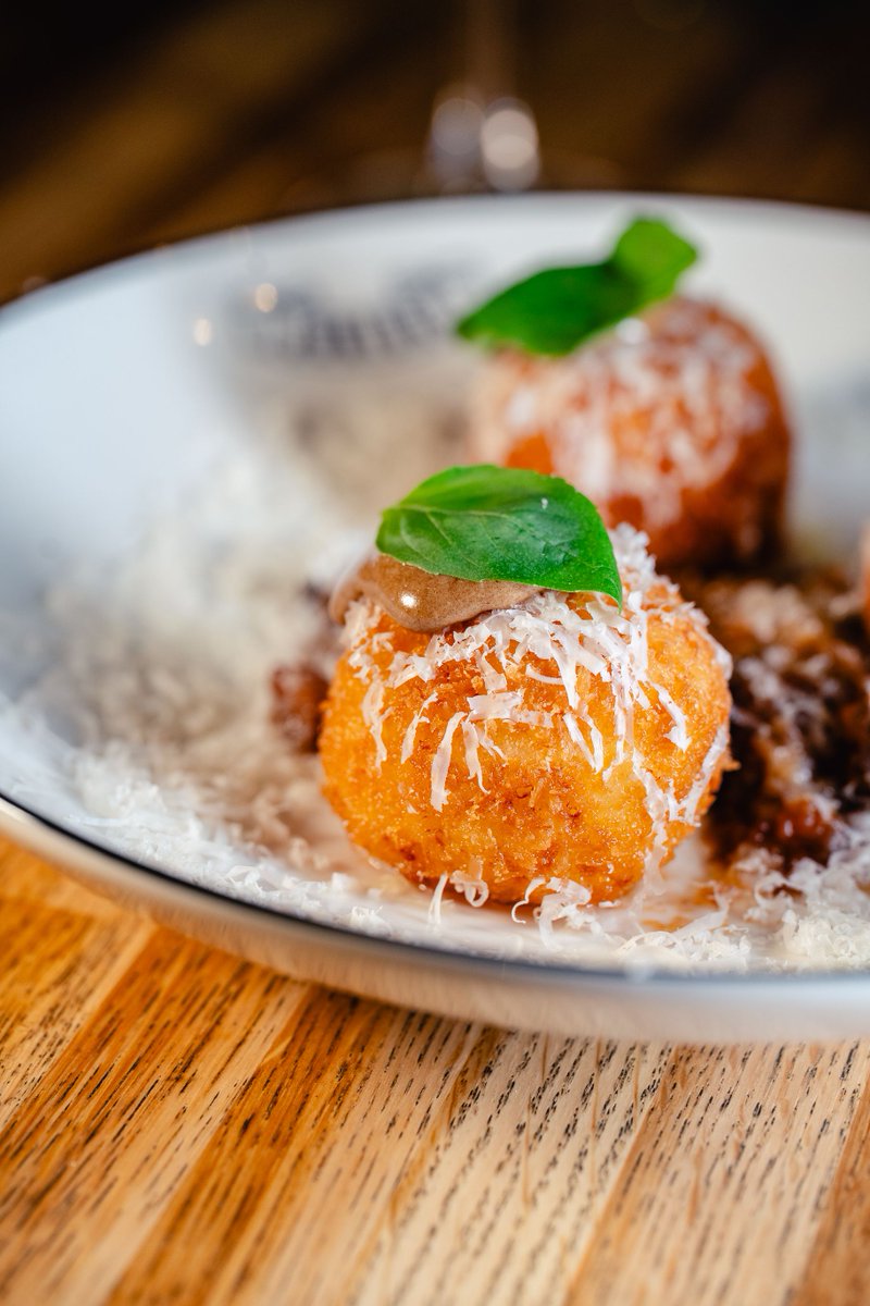 Join us for dinner every Thursday to Saturday, from 5:30pm to 9:00pm.

Expect a menu of seasonal, freshly prepared dishes, generous portions, and a warm, welcoming atmosphere. 

📍 Book your table at juniors.ie
We recommend booking ahead — it gets busy!