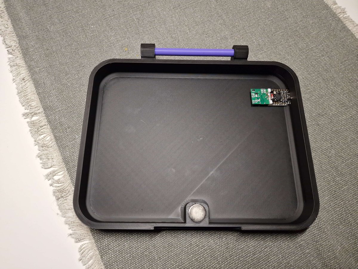 nibbydev's tweet photo. made my friend a nice case for his @OpenShockORG toy, including a built-in transmitter ⚡⚡ https://t.co/lPoNZAGM62