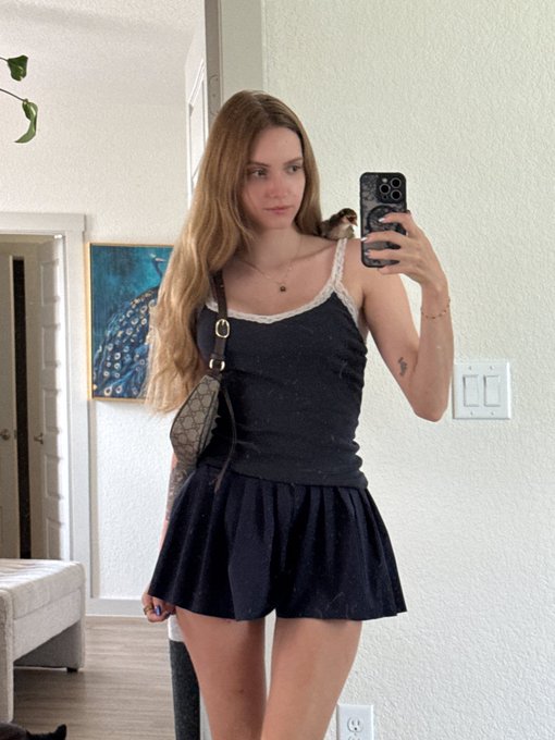 Watch novaruu's leaked NSFW photo on TwXstars