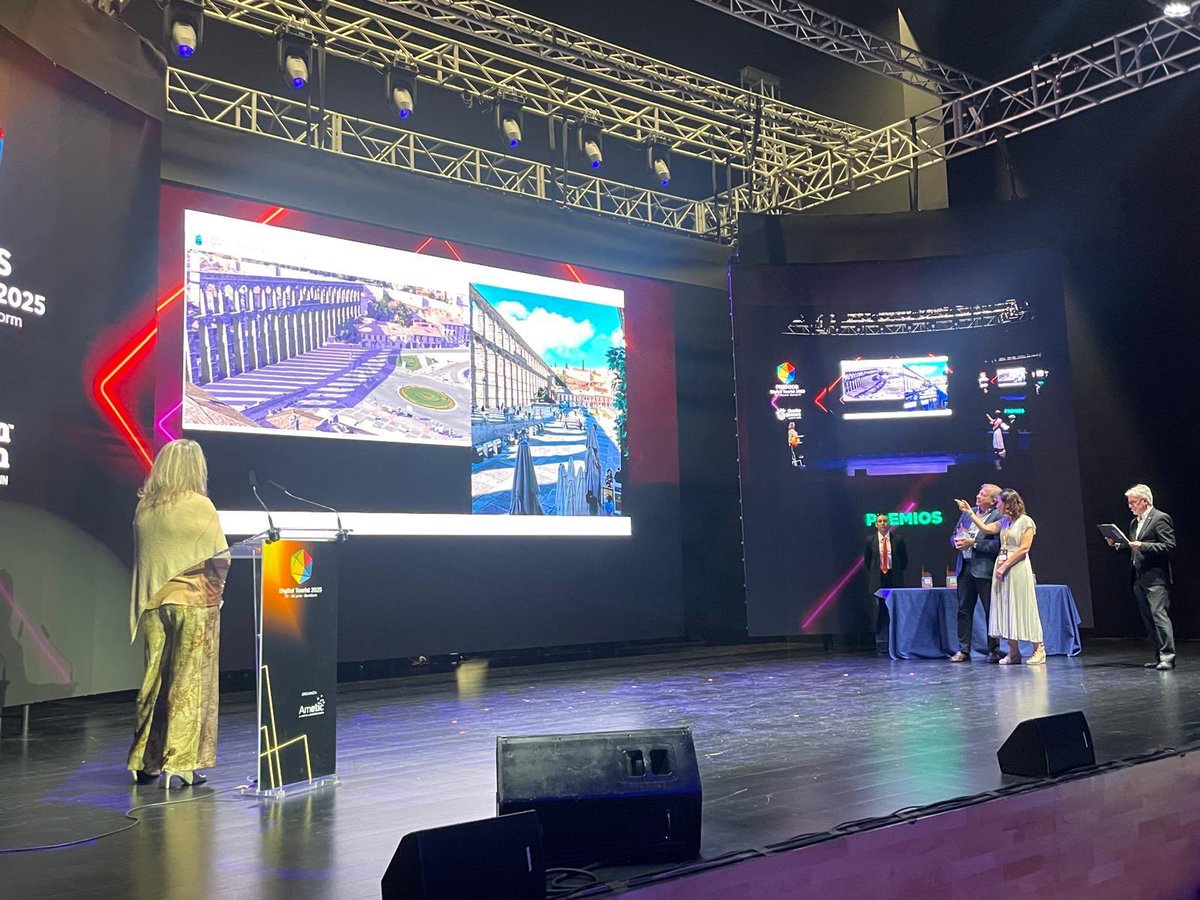 segovia_es's tweet photo. 👏🏻 El Gemelo Digital de Segovia se alza con el galardón al “Gemelo Digital del destino” en los “Premios Digital Tourist”. https://t.co/CFHJRw7t8c