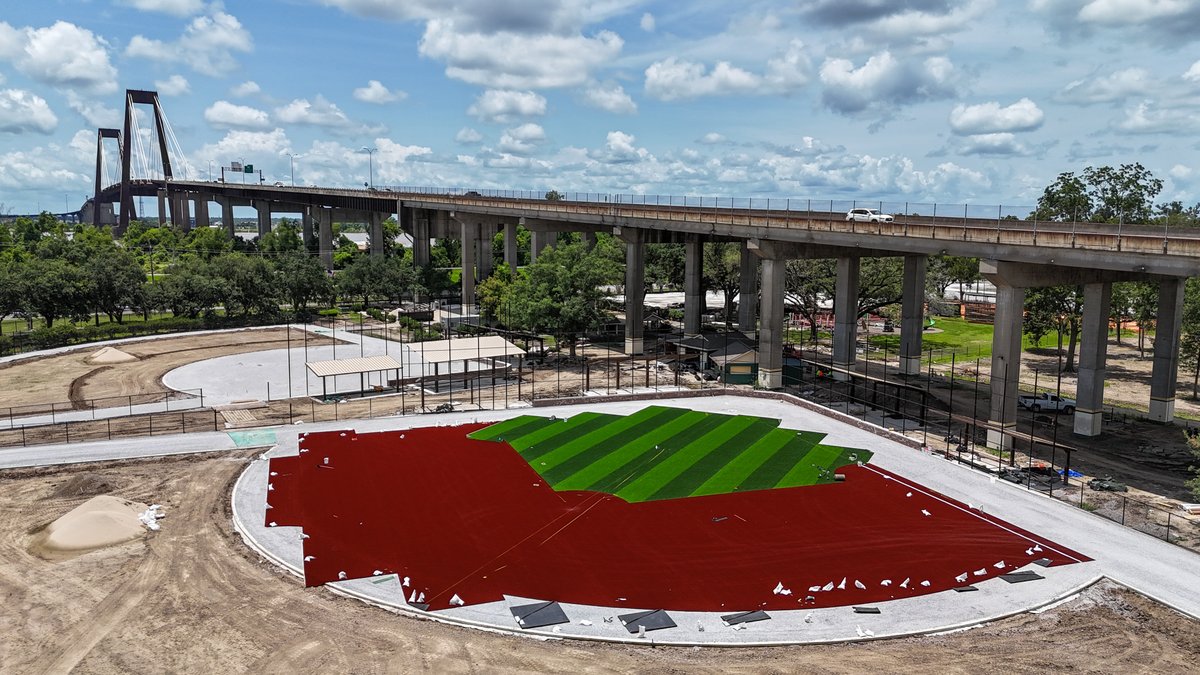 Exciting things are happening at East Bank Bridge Park! Stay tuned for the final reveal soon!

#tencate #geosurfaces #parksandrec