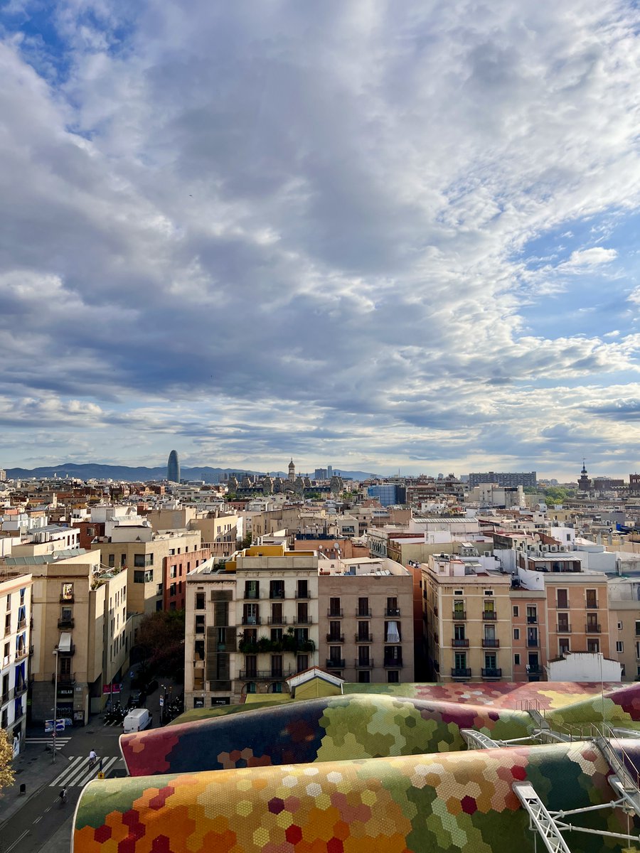 Exploring #Barcelona’s thriving indie galleries and iconic museums, soaking in modern art, ancient architecture, and everything in between. From Gaudí’s surreal masterpieces to Picasso, and Banksy, the city’s energy inspires. Grateful for moments lost in art’s magic.