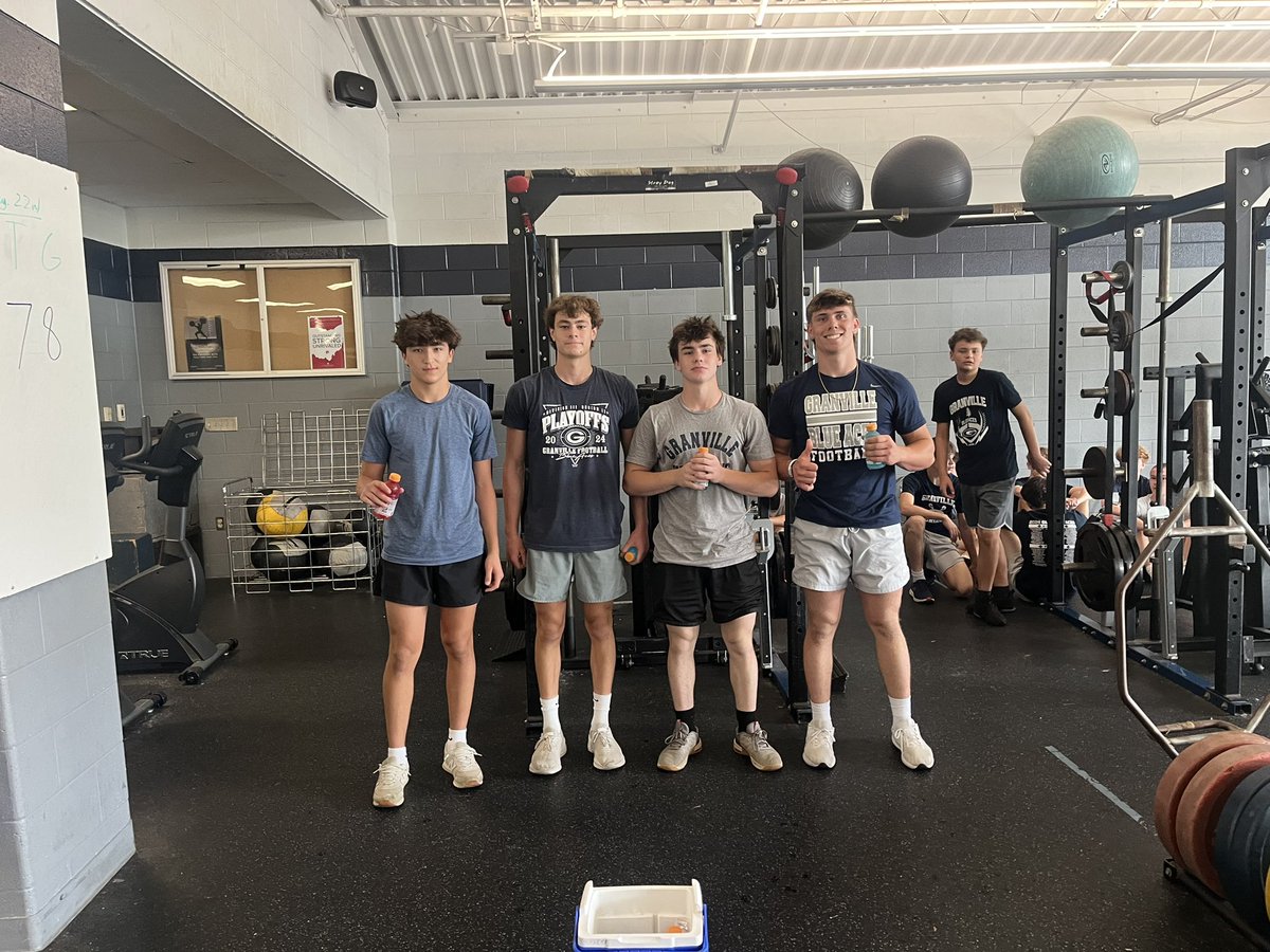 Gatorade Lifters of the Day!  Good day to get 1% better!! Go Blue Aces!@coach_leff