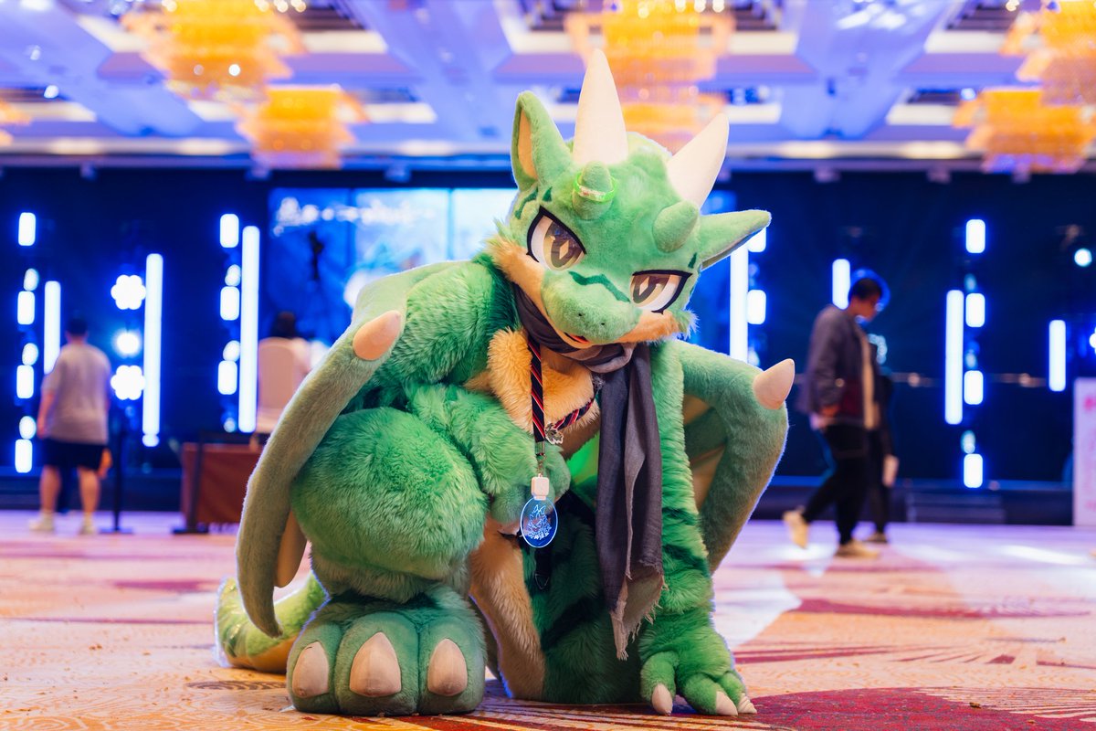 DragonMidorimon's tweet image. 📸 红叶
🪡 @DRAs_CN
#FursuitFriday