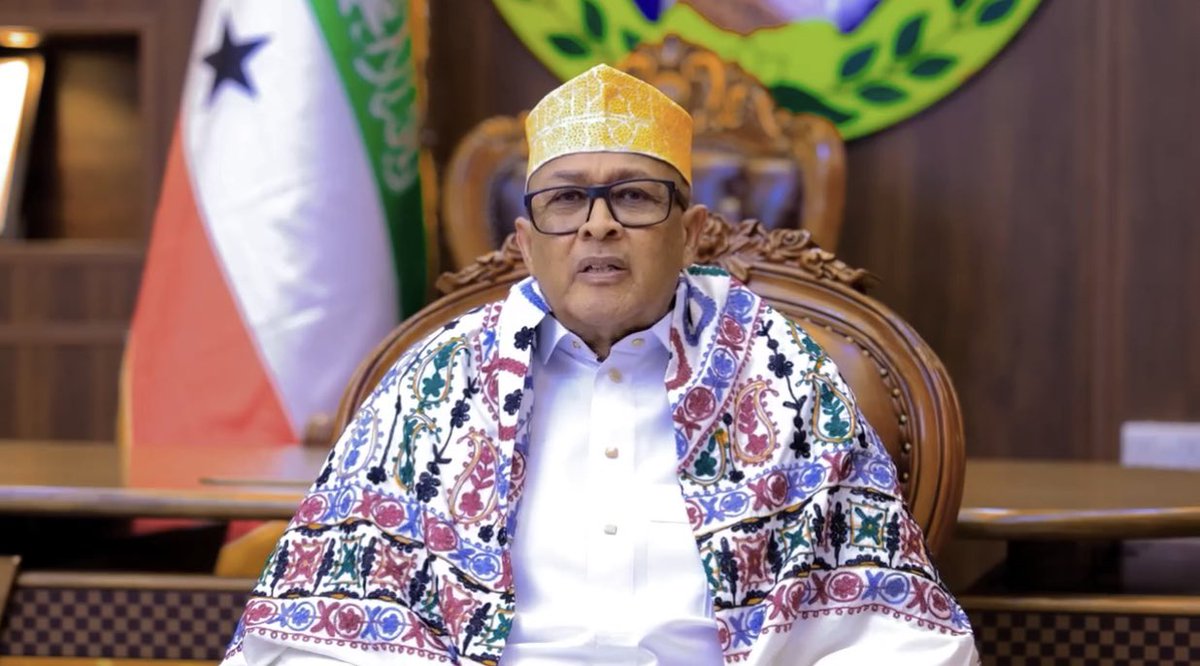 Madaxweynaha Jamhuuriyadda Somaliland Mudane Cabdiraxmaan Maxamed Cabdilaahi Cirro oo Hambalyo u diray shacabka Somaliland iyo umadda Muslimka ah munaasibadda Ciidul- Adxa awgeed.