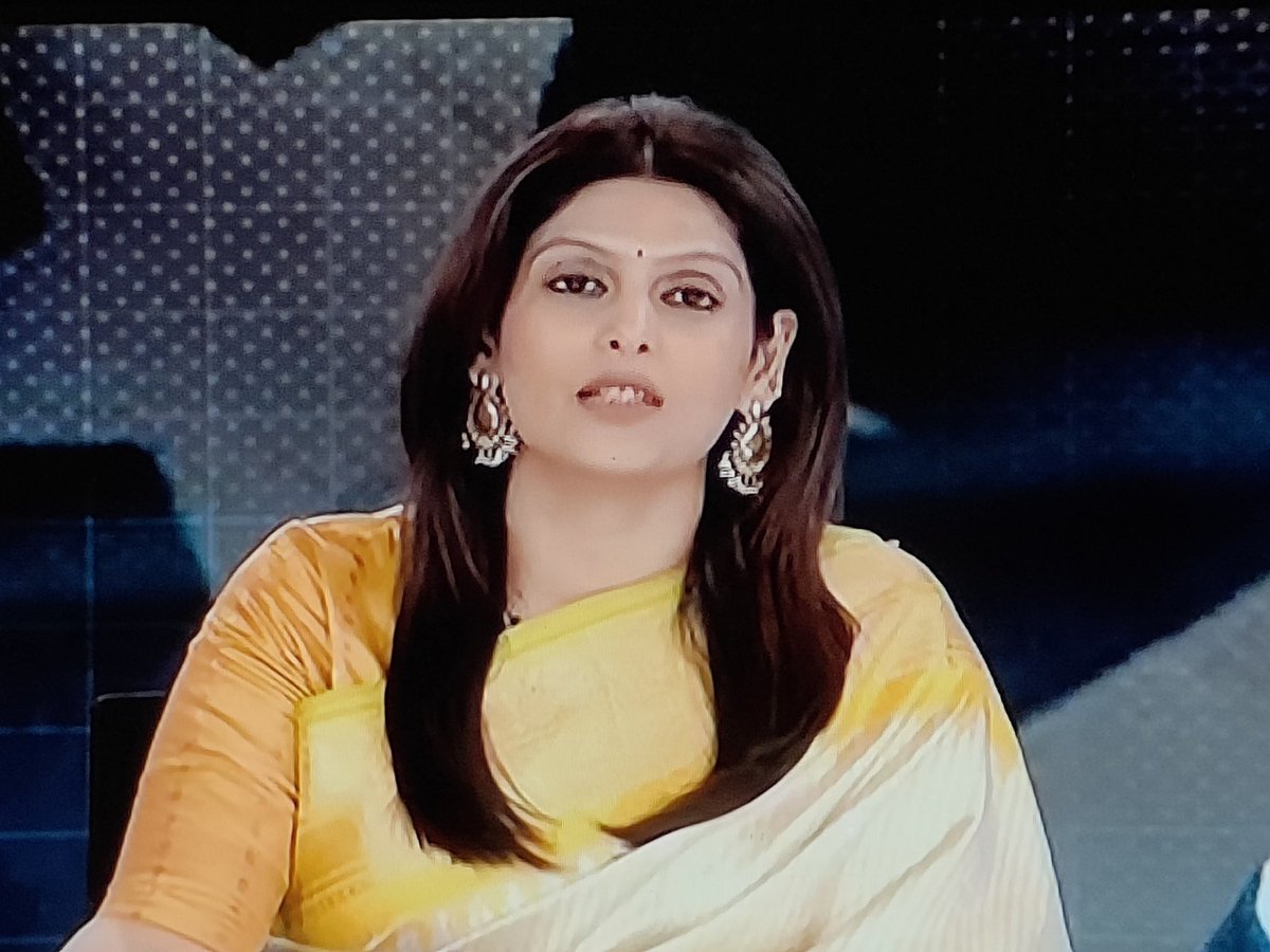 When the very accomplished and graceful <a href="/palkisu/">Palki Sharma</a> shows her love for beautiful sarees on her flagship show 💛💛💛
#sareelove #sareesonair #sareestowork #sareeanchor #sareeday #sareesaga #sareedrapes #sareepact <a href="/firstpost/">Firstpost</a> <a href="/CNNnews18/">News18</a> #VantageOnFirstpost
