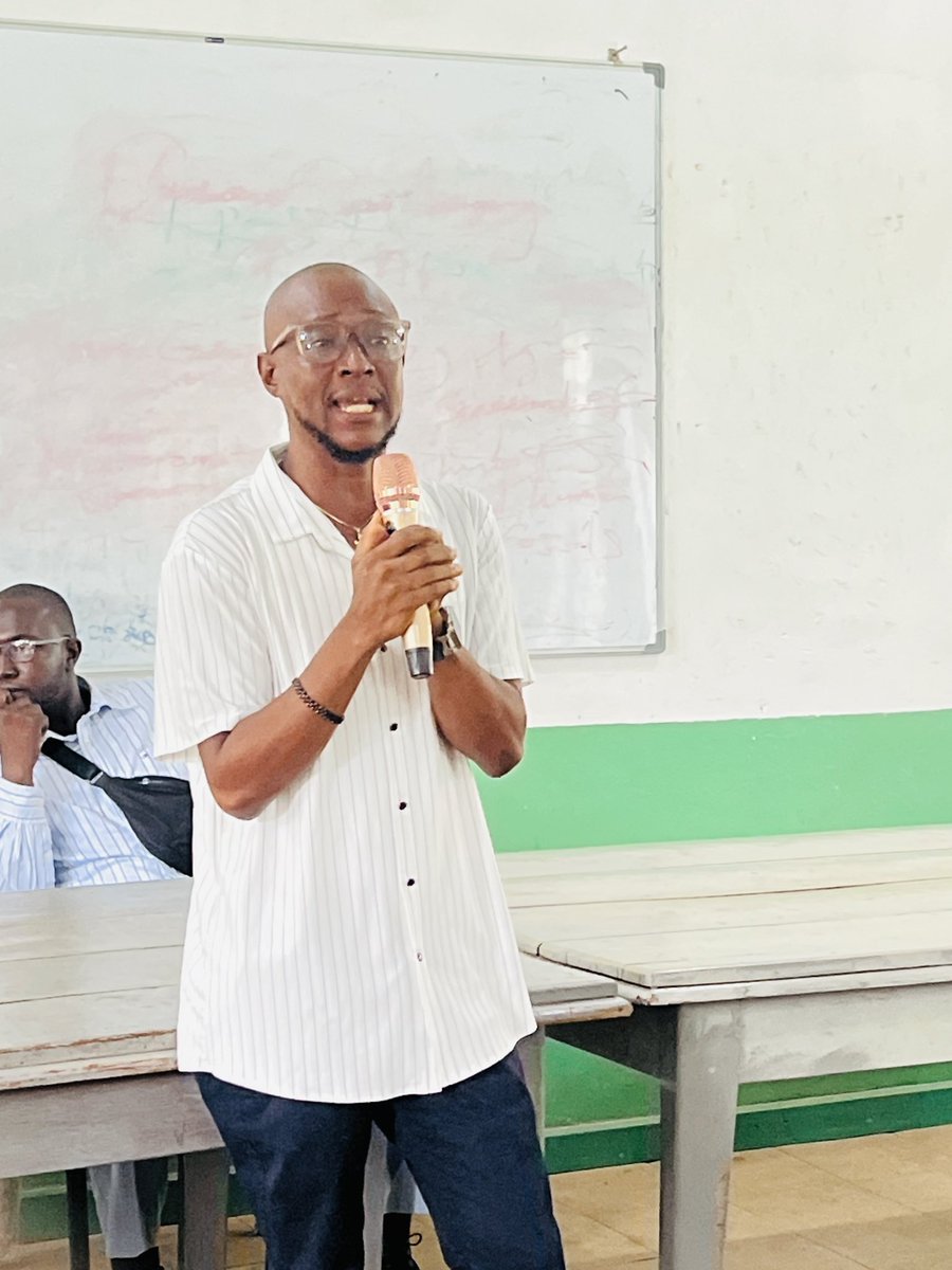 nys_sl's tweet photo. #highlight 
📍 Today’s Highlight from National Youth Service (NYS)🇸🇱!

 NYS engaged students at Njala University (Kowama) campus Southern Region , as part of our ongoing nationwide campus sensitization in collaboration with the National Union of Sierra Leone Students (NUSS). https://t.co/qUp3qSwmSg