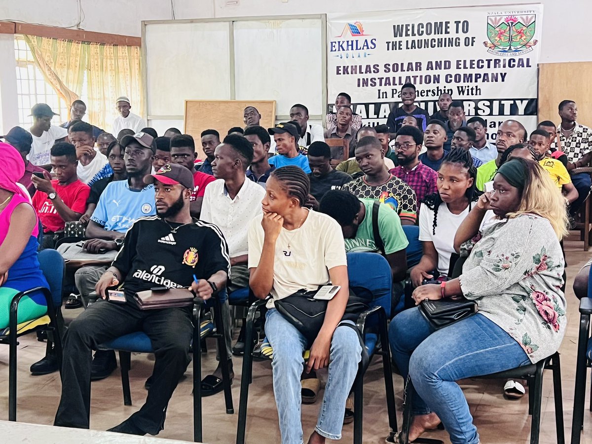 nys_sl's tweet photo. #highlight 
📍 Today’s Highlight from National Youth Service (NYS)🇸🇱!

 NYS engaged students at Njala University (Kowama) campus Southern Region , as part of our ongoing nationwide campus sensitization in collaboration with the National Union of Sierra Leone Students (NUSS). https://t.co/qUp3qSwmSg
