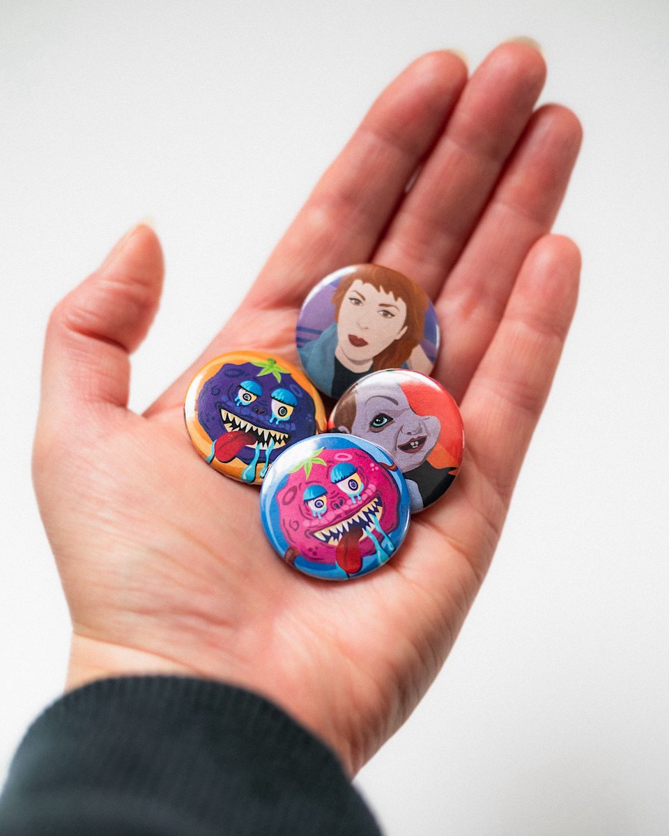 EmDarkOfficial's tweet image. Some cool and funky badges featuring my artwork. Grab yours from my RedBubble shop today 👉 rdbl.co/3Ef2Pu6
. . .
#VectorArt #Illustration #DigitalArt #RetroVibes #VisualCreativity #Merch