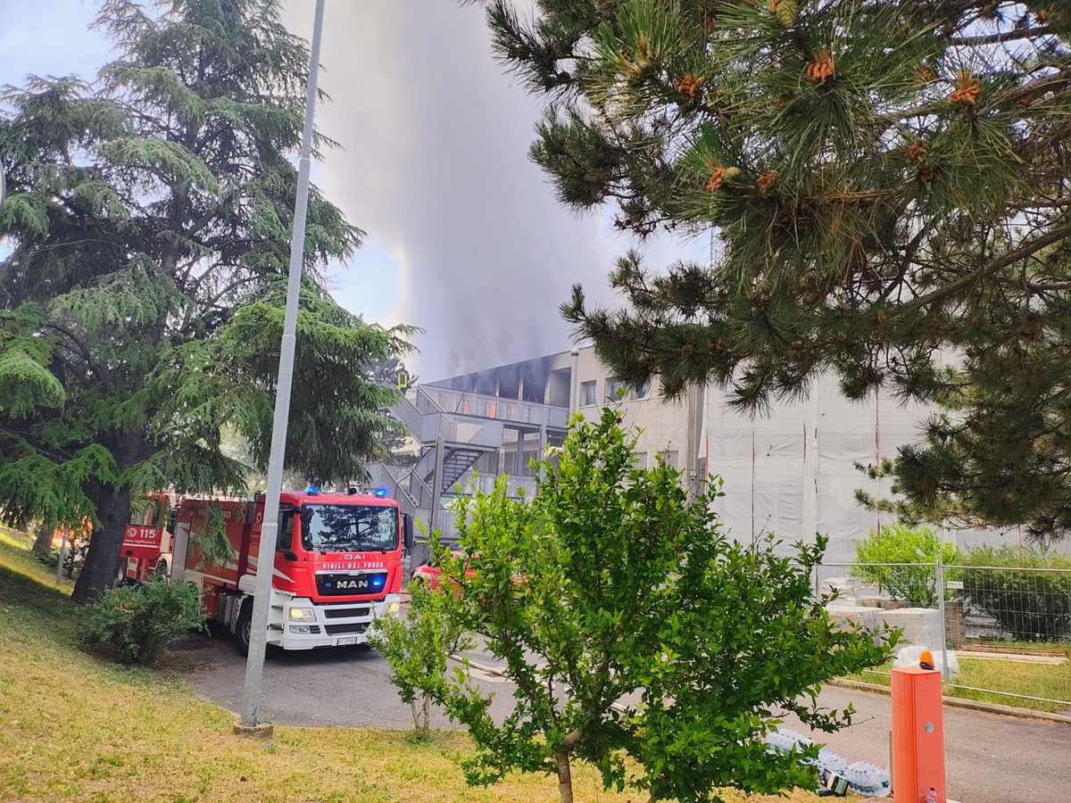 Incendio <a href="/unitusviterbo/">Università degli Studi della Tuscia</a> di ieri #4giugno, completate le analisi sul primo campione per diossine, IPA e PCB: arpalazio.it/news/-/asset_p…

Le attività di monitoraggio dell'aria proseguono.

<a href="/SNPAmbiente/">SNPA</a> <a href="/ConsiglioLazio/">Consiglio Lazio</a> <a href="/Comune_Viterbo/">Comune di Viterbo</a> <a href="/AslViterbo/">Asl Viterbo</a> <a href="/ISPRA_Press/">ISPRA - Ist. Sup. Protezione e Ricerca Ambientale</a> <a href="/vigilidelfuoco/">Vigili del Fuoco</a>