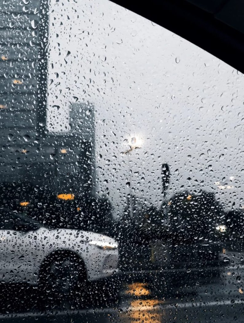 BronteGreer33's tweet photo. Rain is starting https://t.co/HsAnpnZjPj