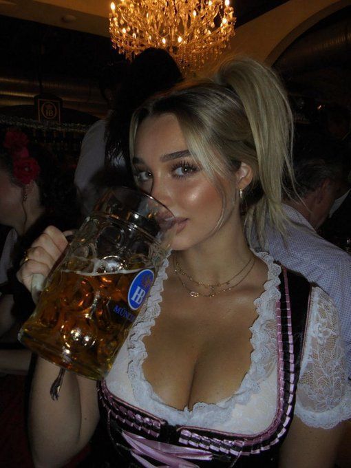 Mente_Sabiaa's tweet image. El escandinavo medio:

• Apenas va al gimnasio
• Bebe alcohol regularmente
• Come mantequilla y productos lácteos enteros a diario

Sin embargo, ocupan el PRIMER puesto en materia de FELICIDAD y viven MUCHO más que los ESTADOUNIDENSES.

¿Cuál es su secreto? No es lo que…