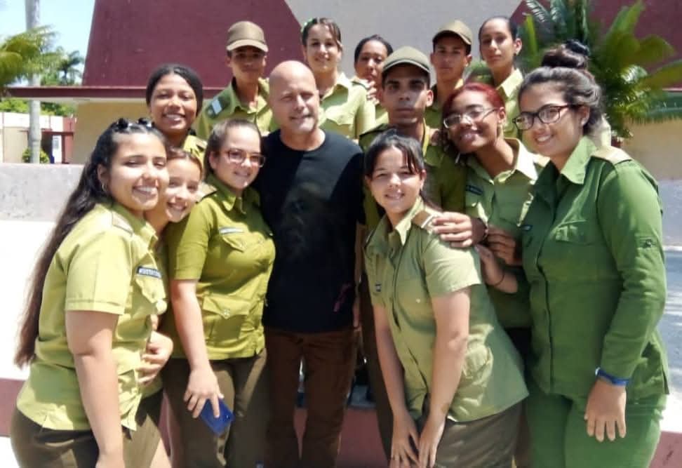Gerardo Hdez. Nordelo (@ghnordelo5) on Twitter photo iCon cuánto orgullo visten estos jóvenes el uniforme de nuestro glorioso <a href="/minint_cuba/">MININT_CUBA</a>! iFeliz aniversario! #Cuba #CDRCuba #UnidosXCuba #CubaVencerá iCon cuánto orgullo visten estos jóvenes el uniforme de nuestro glorioso <a href="/minint_cuba/">MININT_CUBA</a>! iFeliz aniversario! #Cuba #CDRCuba #UnidosXCuba #CubaVencerá