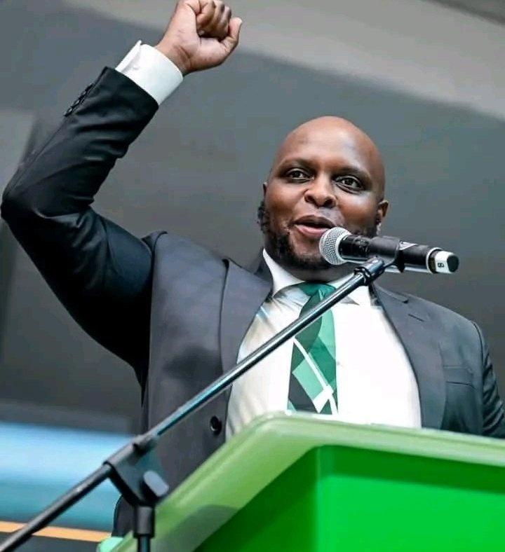 oqotho's tweet image. When he came it was because of the true revolution he dreamt about , the enthusiasm was unparralleld !! He accepted the project with his whole heart ,! But the challenges came in the form of those who do not know what revolution is but bitter of the treatment they got and were